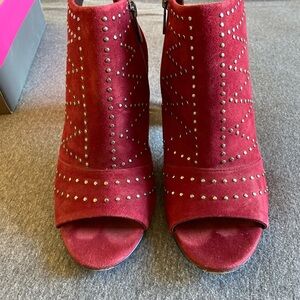 Vince Camuto Red Heels with Open Toe and Studded Design